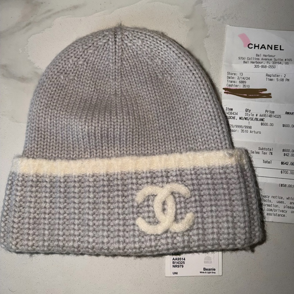 CHANEL Light Gray Knit Accessory
